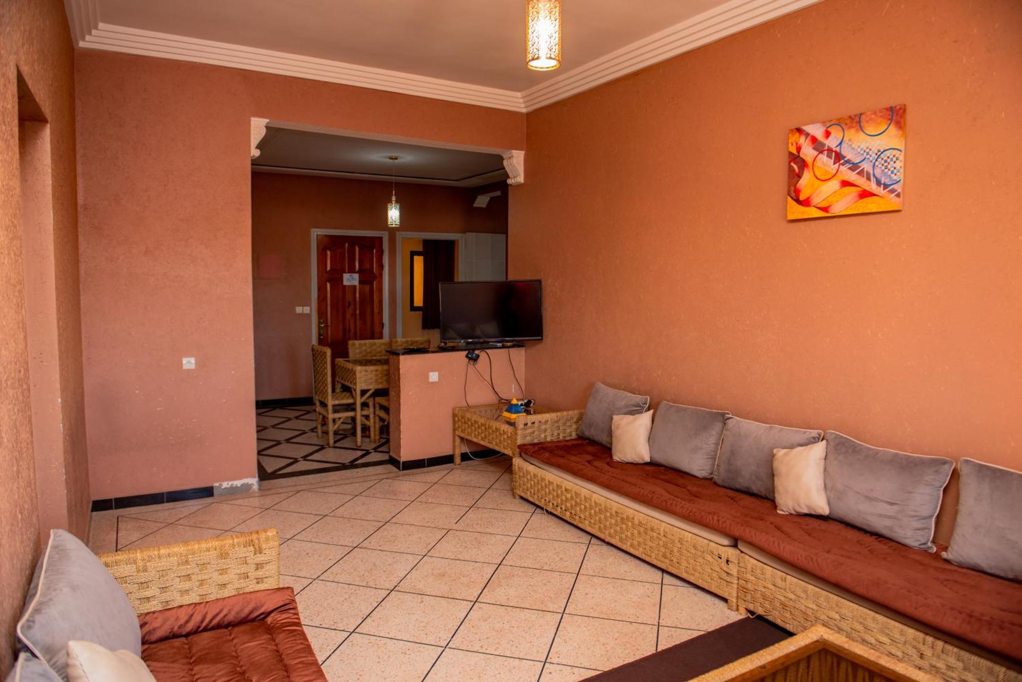 Residence Afgo Варзазат Екстериор снимка