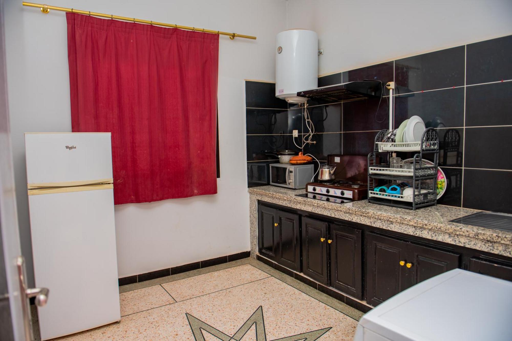 Residence Afgo Варзазат Екстериор снимка